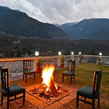 Mastiff Grand Manali Resort Bagian luar foto