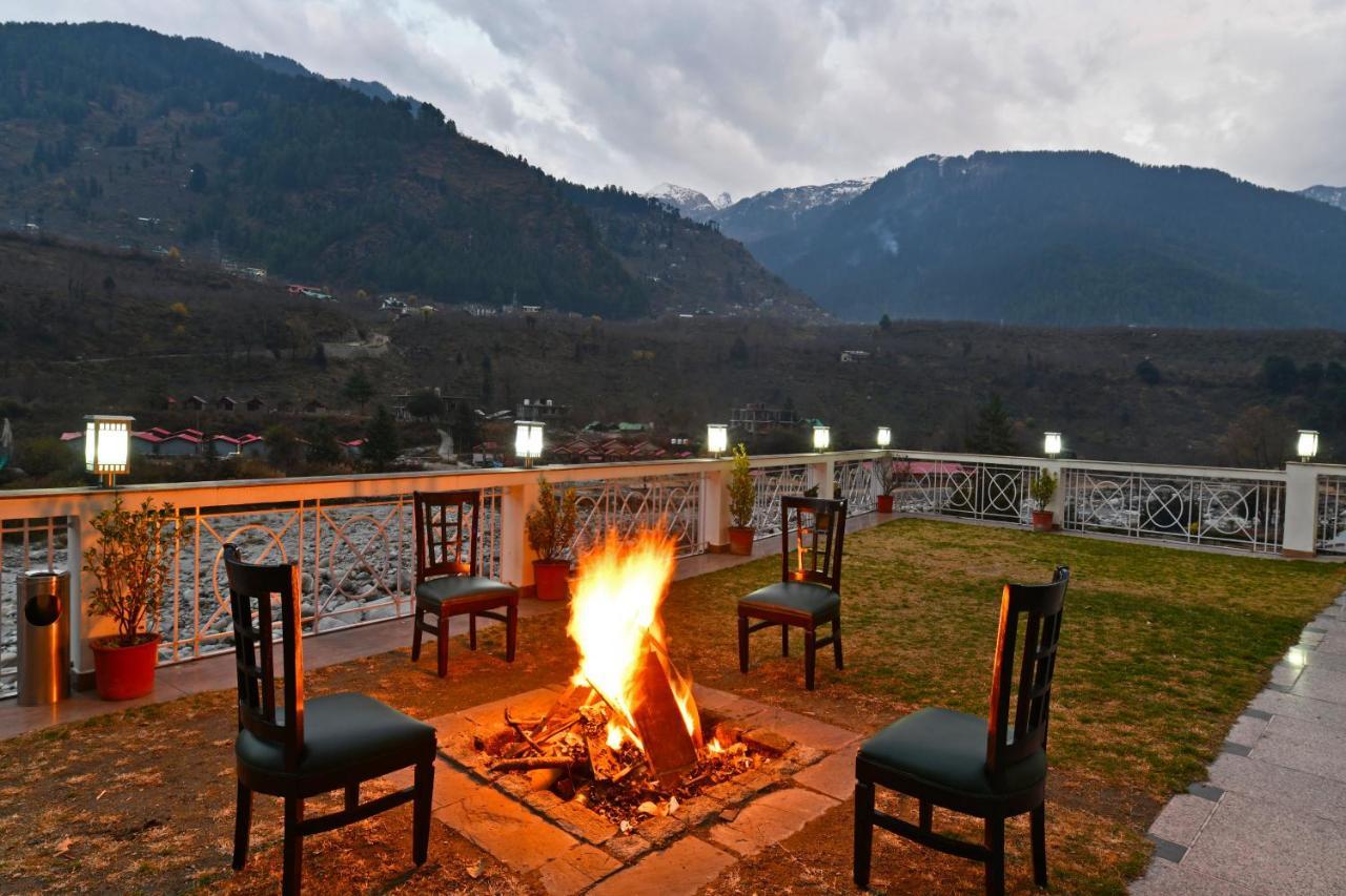 Mastiff Grand Manali Resort Bagian luar foto
