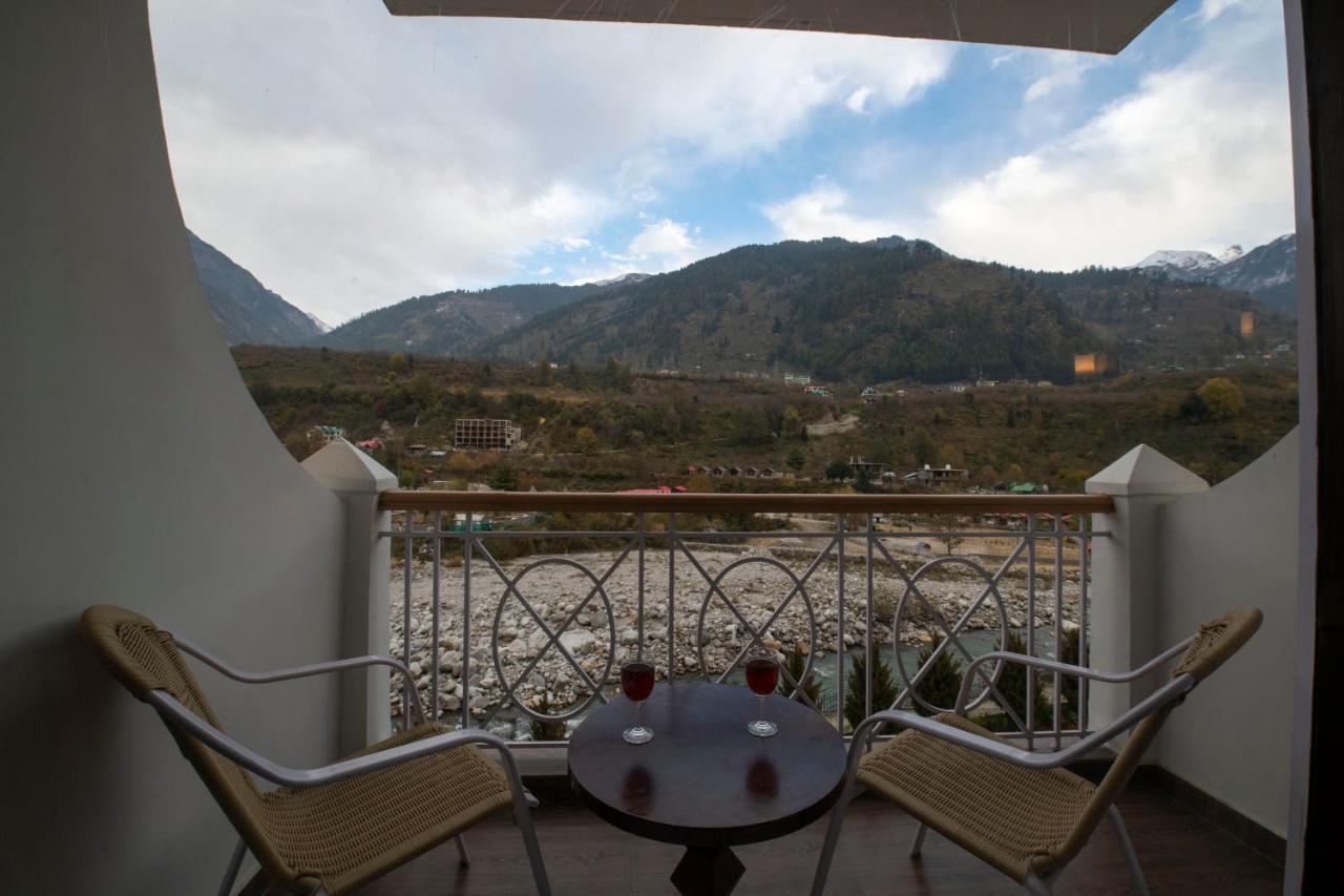 Mastiff Grand Manali Resort Bagian luar foto