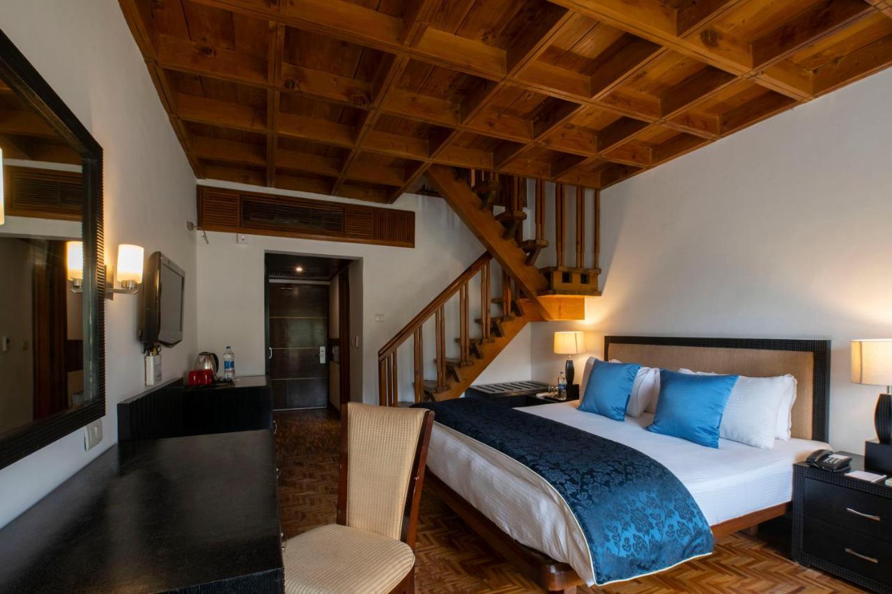 Mastiff Grand Manali Resort Bagian luar foto