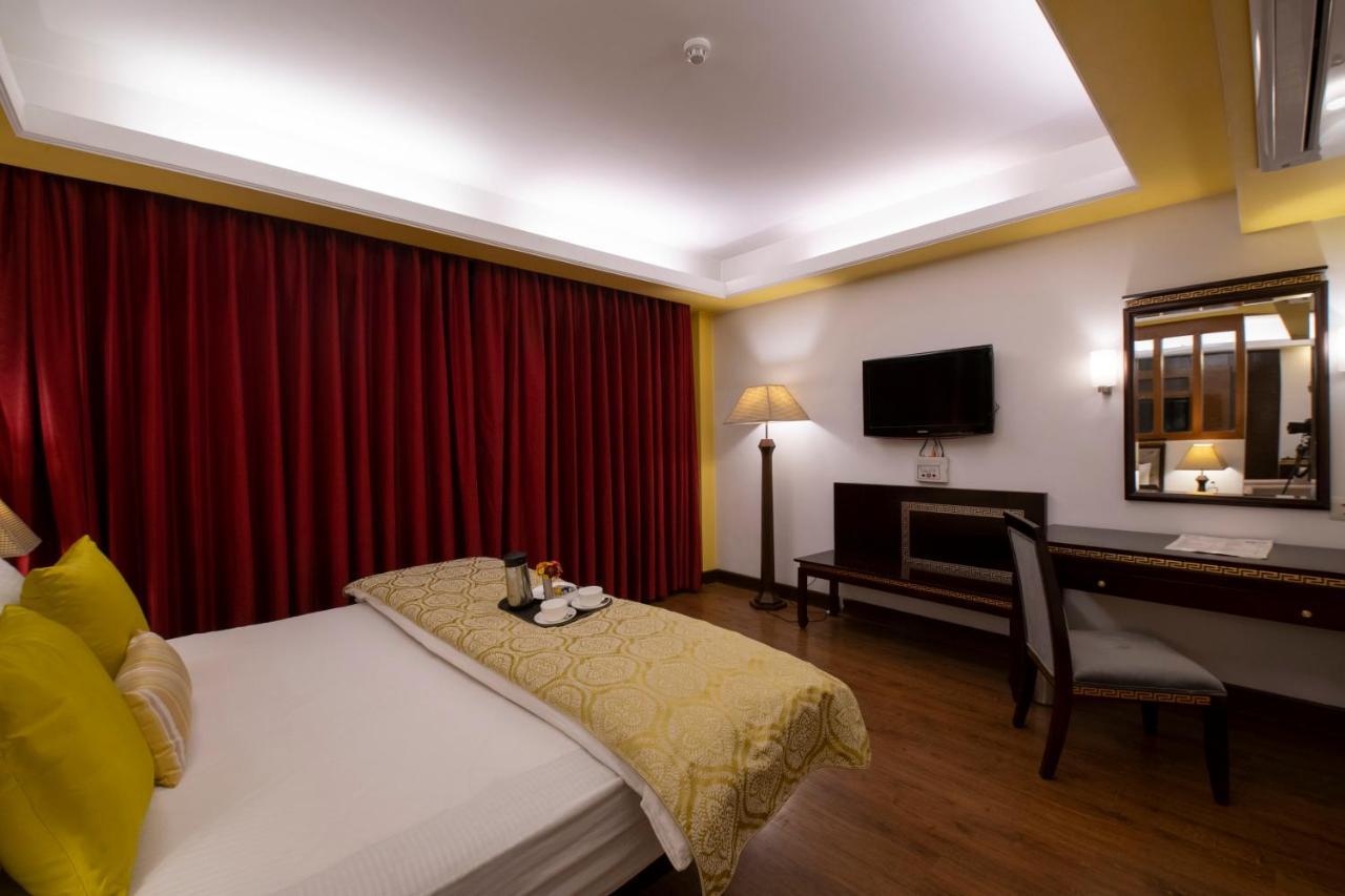 Mastiff Grand Manali Resort Bagian luar foto