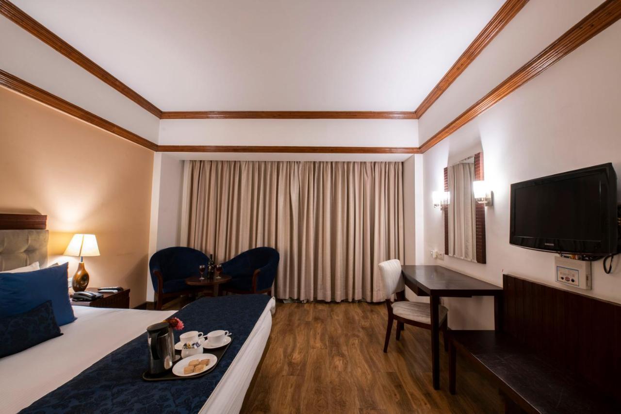 Mastiff Grand Manali Resort Bagian luar foto
