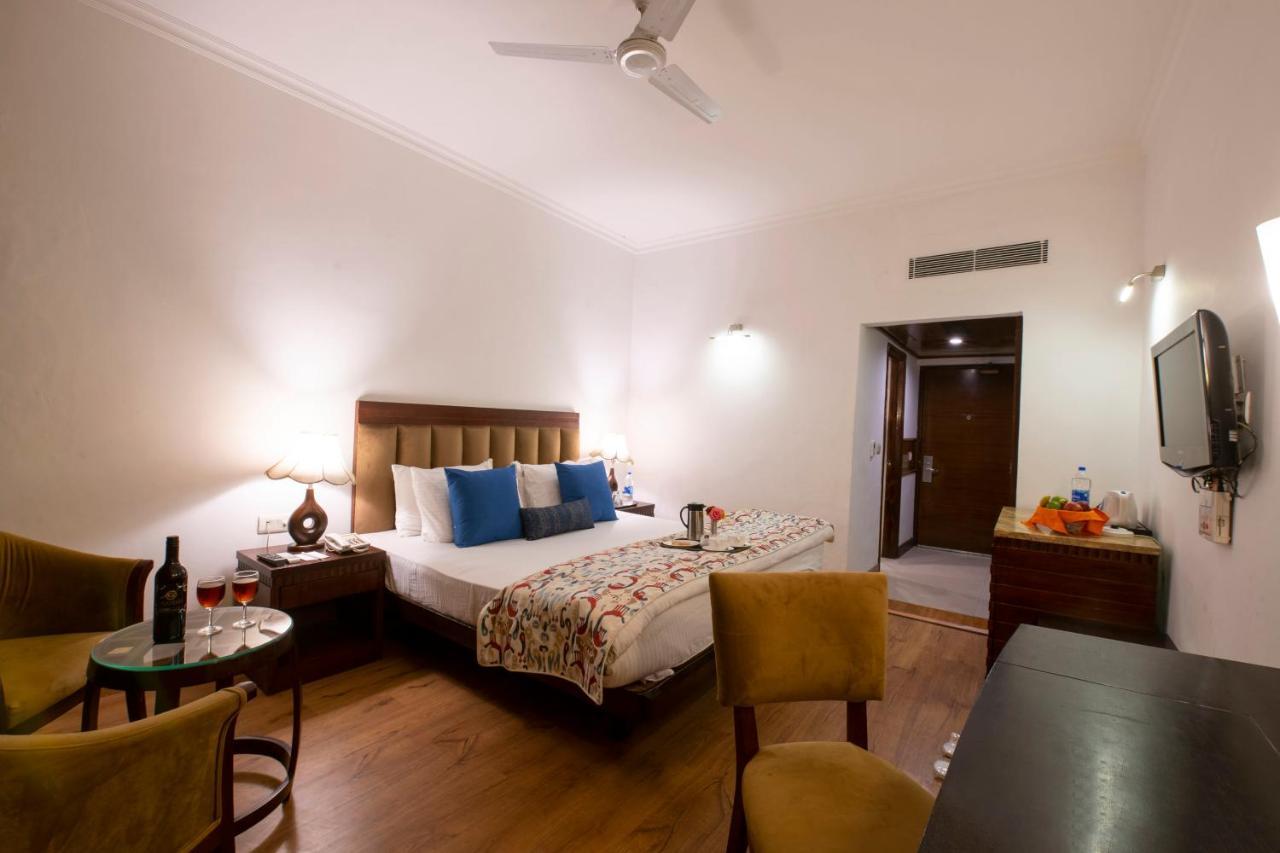 Mastiff Grand Manali Resort Bagian luar foto