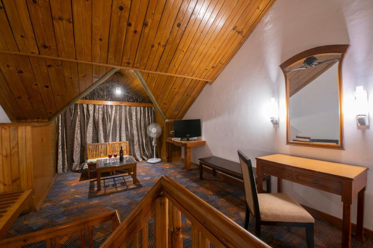 Mastiff Grand Manali Resort Bagian luar foto
