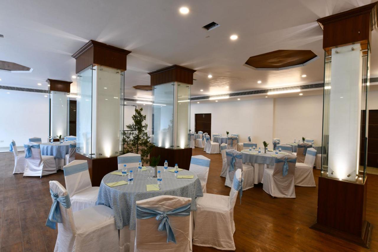 Mastiff Grand Manali Resort Bagian luar foto