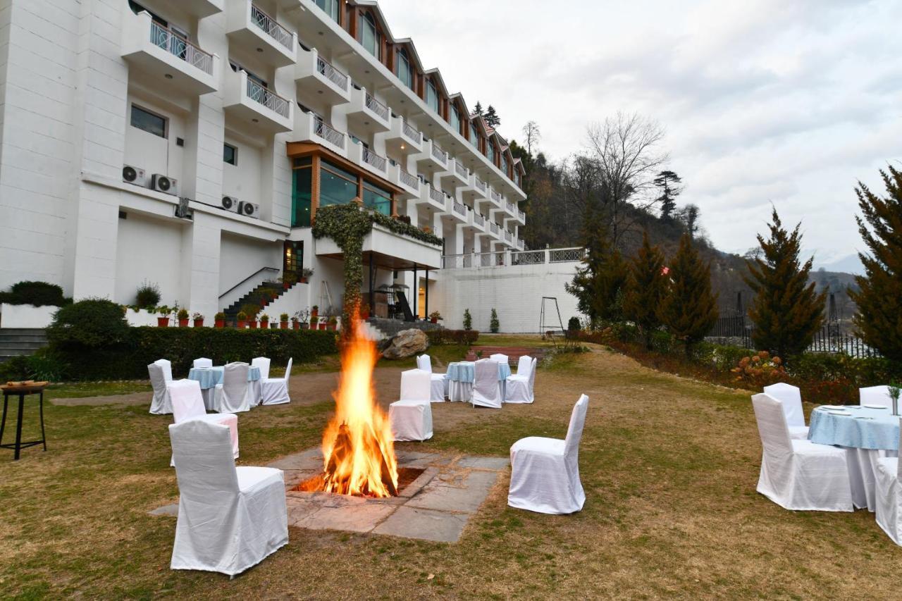 Mastiff Grand Manali Resort Bagian luar foto