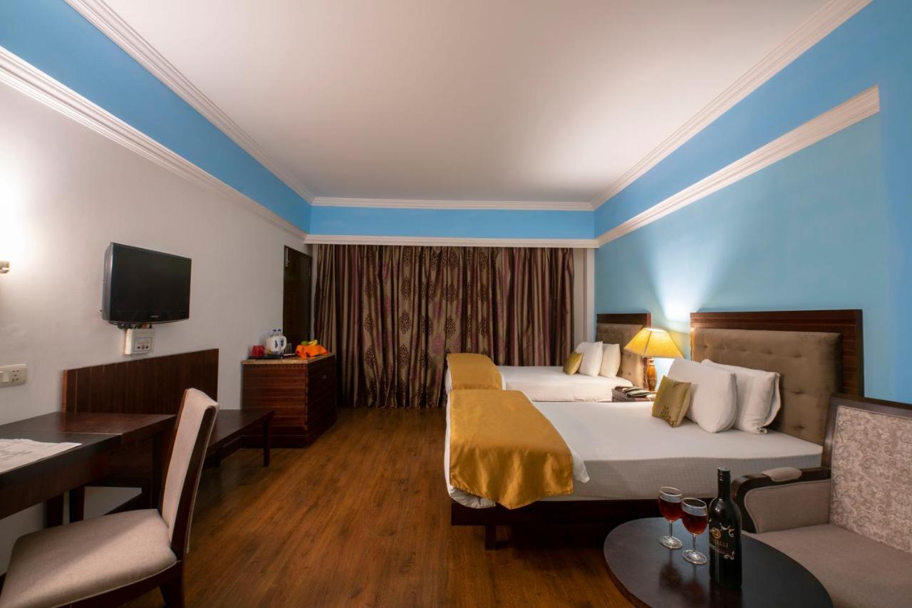 Mastiff Grand Manali Resort Bagian luar foto