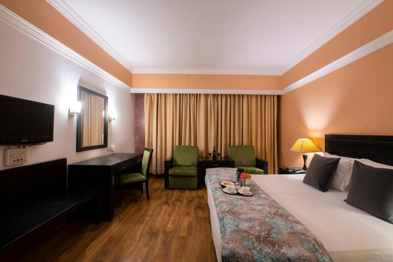 Mastiff Grand Manali Resort Bagian luar foto