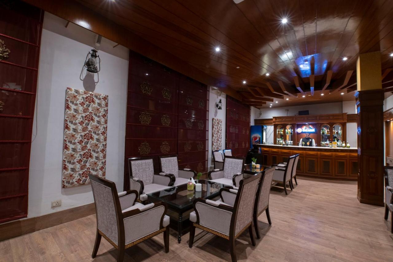 Mastiff Grand Manali Resort Bagian luar foto