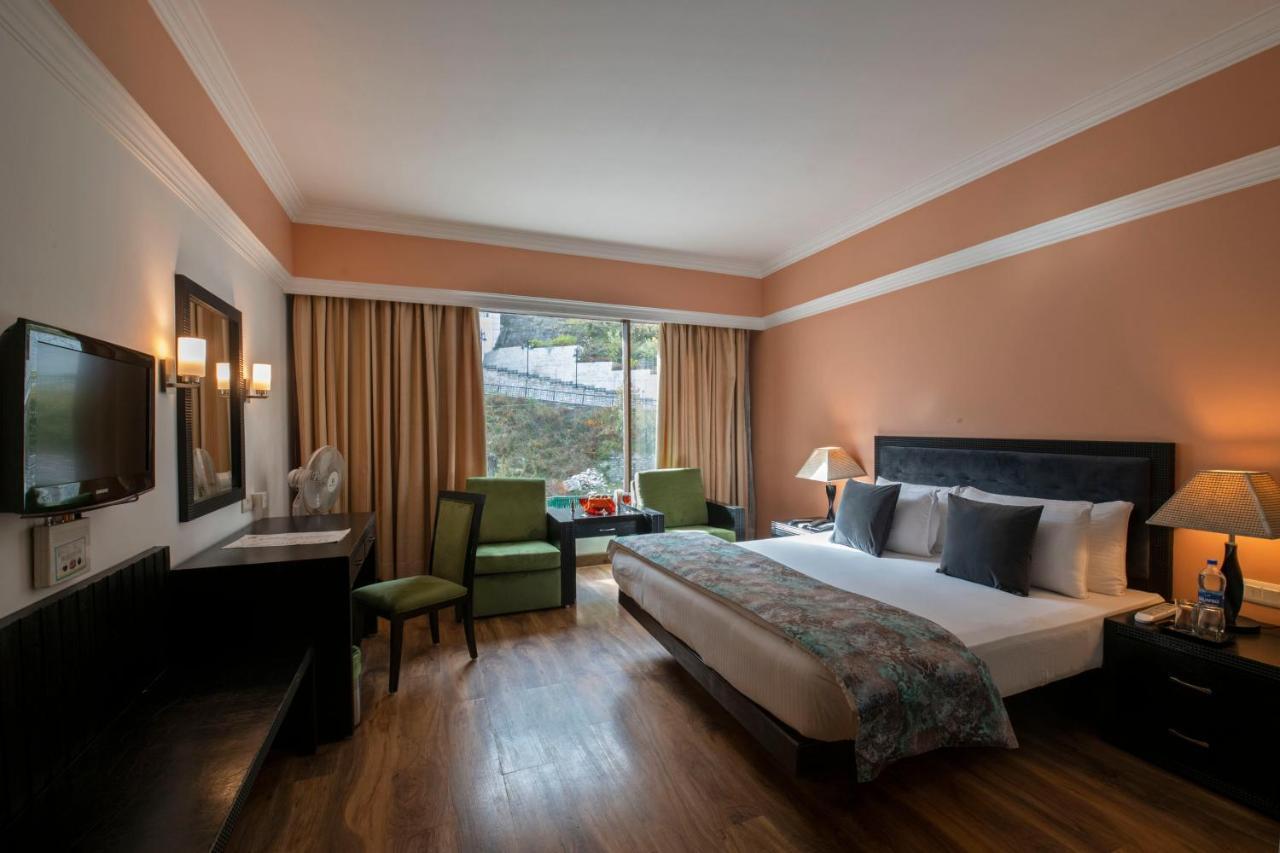 Mastiff Grand Manali Resort Bagian luar foto